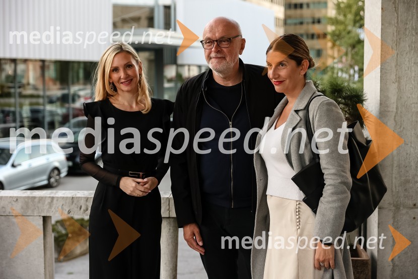  Barbara Murn Vrviščar, direktorica Pionirskega doma;  Miha Mazzini, pisatelj, kolumnist, scenarist;  Nina Gaspari,  podjetnica in voditeljica podcasta Lovim ravnotežjePionirski dom otvoril sezono s predstavitvijo Pionirskega teatra