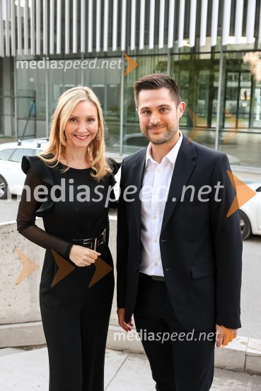  Barbara Murn Vrviščar, direktorica Pionirskega doma;  Tadej Pišek, igralecPionirski dom otvoril sezono s predstavitvijo Pionirskega teatra