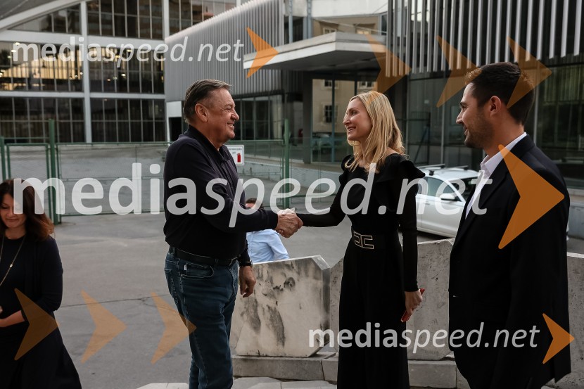  Zoran Janković, župan, Mestna občina Ljubljana;  Barbara Murn Vrviščar, direktorica Pionirskega doma;  Tadej Pišek, igralecPionirski dom otvoril sezono s predstavitvijo Pionirskega teatra