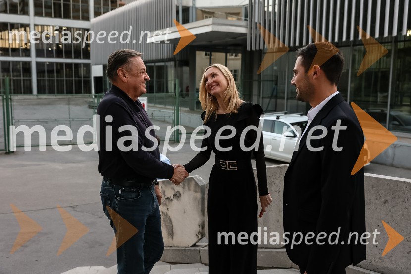  Zoran Janković, župan, Mestna občina Ljubljana;  Barbara Murn Vrviščar, direktorica Pionirskega doma;  Tadej Pišek, igralecPionirski dom otvoril sezono s predstavitvijo Pionirskega teatra