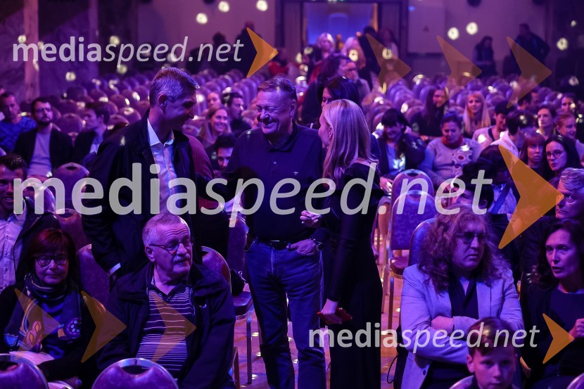  Zoran Janković, župan, Mestna občina Ljubljana;  Barbara Murn Vrviščar, direktorica Pionirskega domaPionirski dom otvoril sezono s predstavitvijo Pionirskega teatra