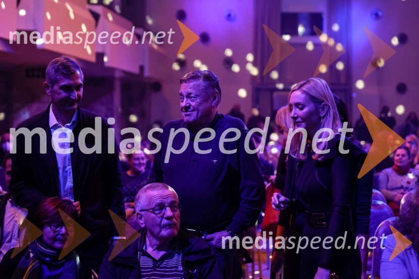  Zoran Janković, župan, Mestna občina Ljubljana;  Barbara Murn Vrviščar, direktorica Pionirskega domaPionirski dom otvoril sezono s predstavitvijo Pionirskega teatra