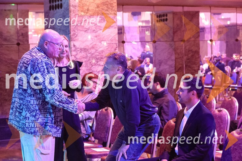  Nace Junkar, operni pevec;  Barbara Murn Vrviščar, direktorica Pionirskega doma;  Zoran Janković, župan, Mestna občina Ljubljana;  Tadej Pišek, igralecPionirski dom otvoril sezono s predstavitvijo Pionirskega teatra