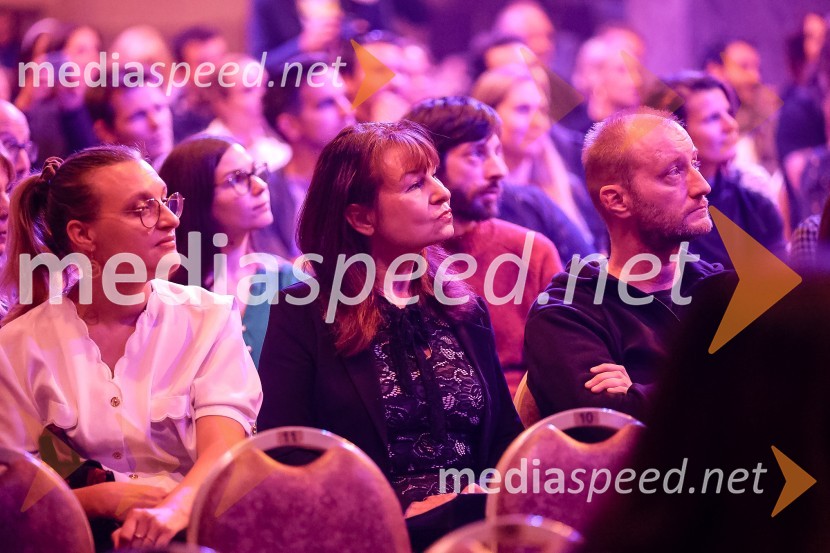  ... ;  Violeta Tomić, igralka, bivša poslanka DZ;  Alen Jelen, režiser, dramaturg, umetniški vodja, igralecPionirski dom otvoril sezono s predstavitvijo Pionirskega teatra