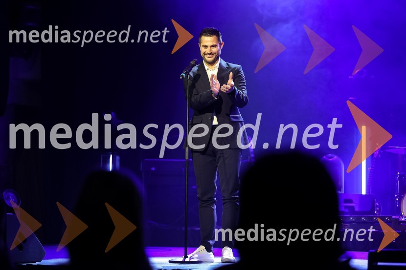  Tadej Pišek, igralecPionirski dom otvoril sezono s predstavitvijo Pionirskega teatra