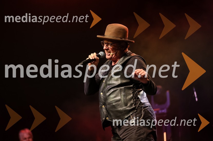  Gojmir Lešnjak Gojc, igralec, režiser, pevecPionirski dom otvoril sezono s predstavitvijo Pionirskega teatra