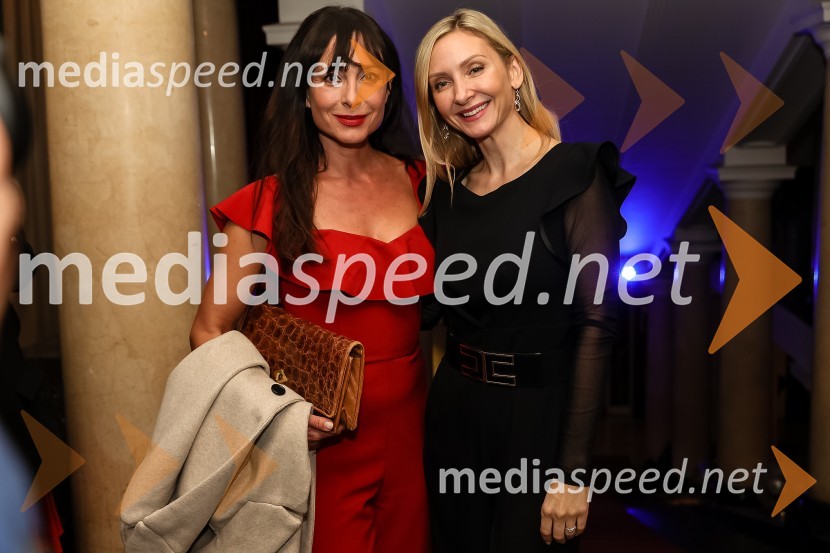  Tina Gorenjak, igralka;  Barbara Murn Vrviščar, direktorica Pionirskega domaPionirski dom otvoril sezono s predstavitvijo Pionirskega teatra