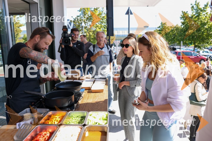  Bine Volčič, kuharski mojsterOtvoritev trgovine Home and Cook v BTC Ljubljana
