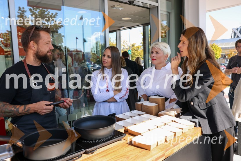  Bine Volčič, kuharski mojster;  Tinkara Fortuna, skupina Bepop;  Ana  Praznik, voditeljica, pevka Bepop;  Alenka  Husič, pevka, skupina Sopranos, skupina BepopOtvoritev trgovine Home and Cook v BTC Ljubljana