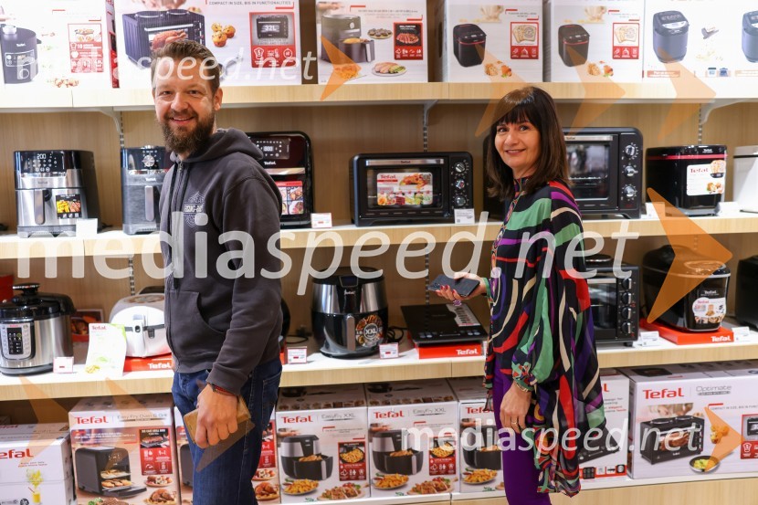  Bine Volčič, kuharski mojster;  ... Otvoritev trgovine Home and Cook v BTC Ljubljana