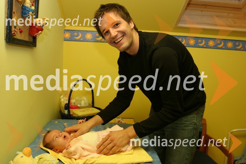 Stipe Jerič, urednik RTS s hčerko Mino
Stipe Jerič, urednik RTS s hčerko Mino