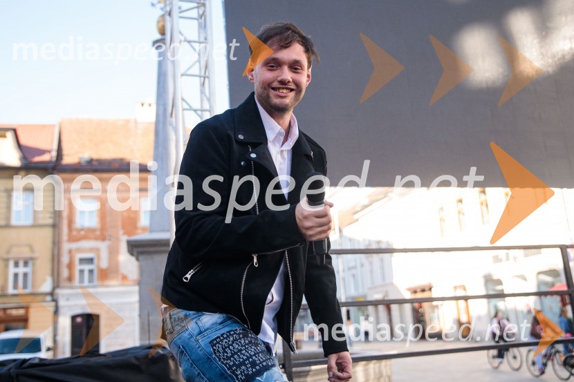  Aydin Huzejrović, oblikovalec DNA clothesModna revija in zaključek dogodka Kr`petek v Kranju