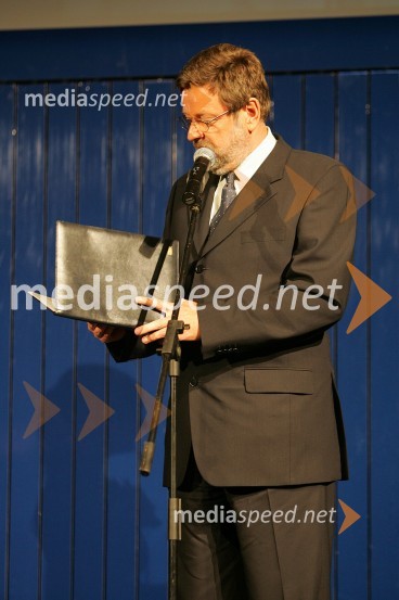 Jože Petrovčič, glavni urednik revije Gospodarski vestnikPodelitev priznanj Gazela 2004