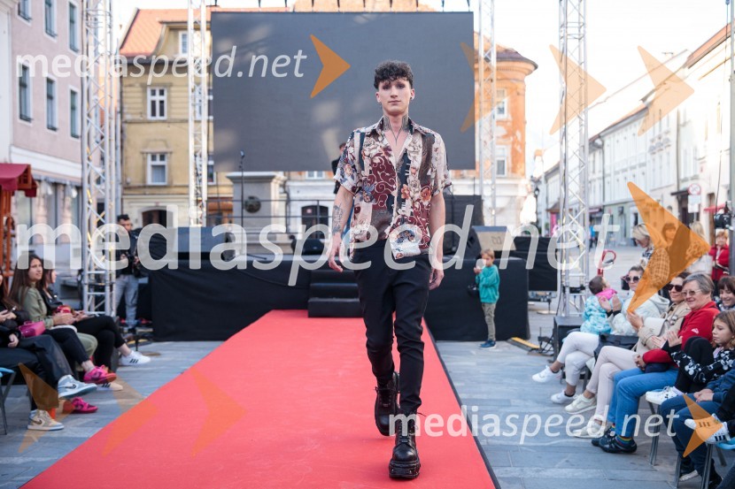 Modna revija in zaključek dogodka Kr`petek v Kranju
