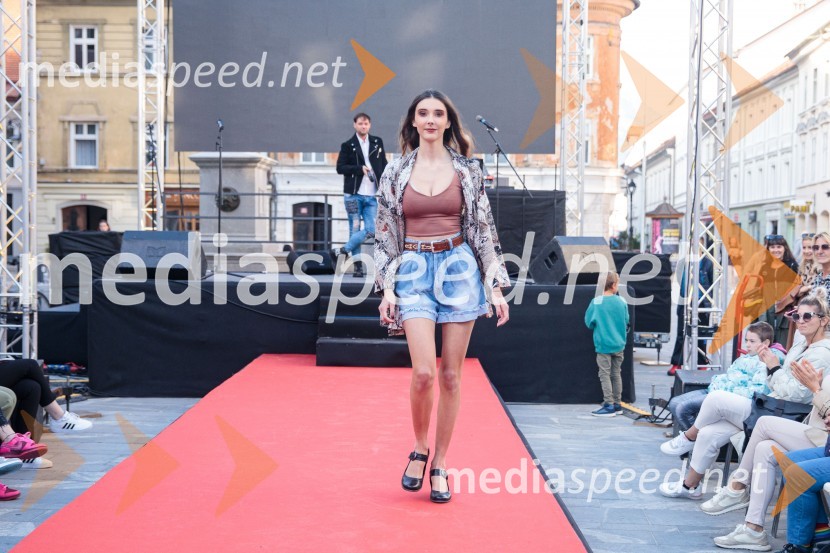 Modna revija in zaključek dogodka Kr`petek v Kranju