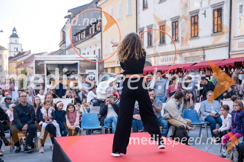  Maša FermeModna revija in zaključek dogodka Kr`petek v Kranju