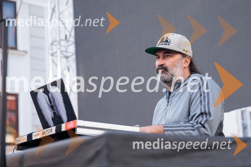  Dalaj Eegol, DJ- recyclemanModna revija in zaključek dogodka Kr`petek v Kranju
