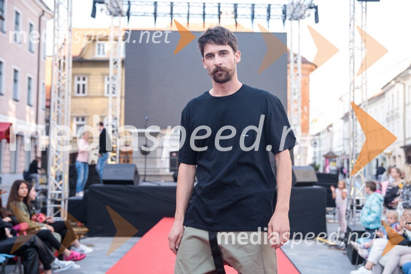 Modna revija in zaključek dogodka Kr`petek v Kranju