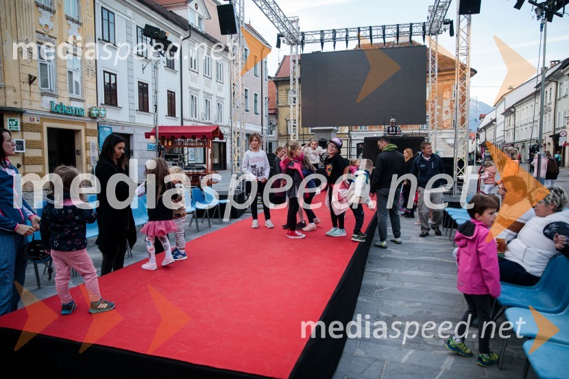 Modna revija in zaključek dogodka Kr`petek v Kranju