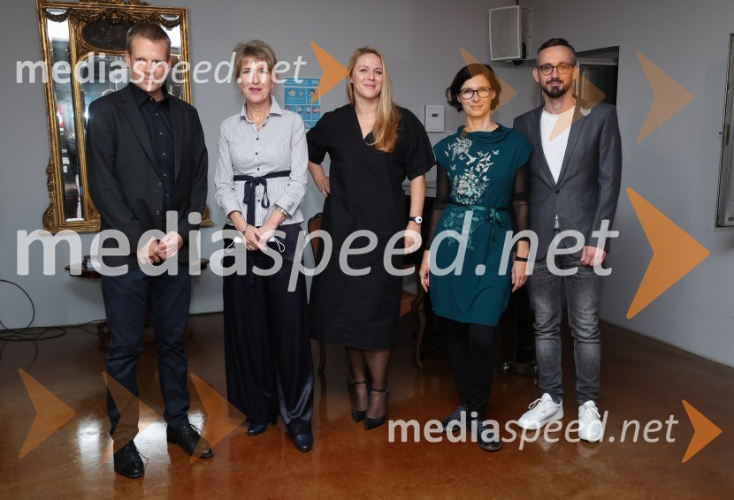  Luka Nabergoj, pomočnik ravnateljice SNG Drama Ljubljana;  Vesna Jurca Tadel, ravnateljice SNG Drama Ljubljana;  Barbara Svetek, vodja službe za marketing SNG Drama Ljubljana;  Špela  Zorn, vodja programa v SNG Drama;  Jernej Pristov, vodja službe za odnose z javnostmi SNG Drama LjubljanaOtroci, premiera drame