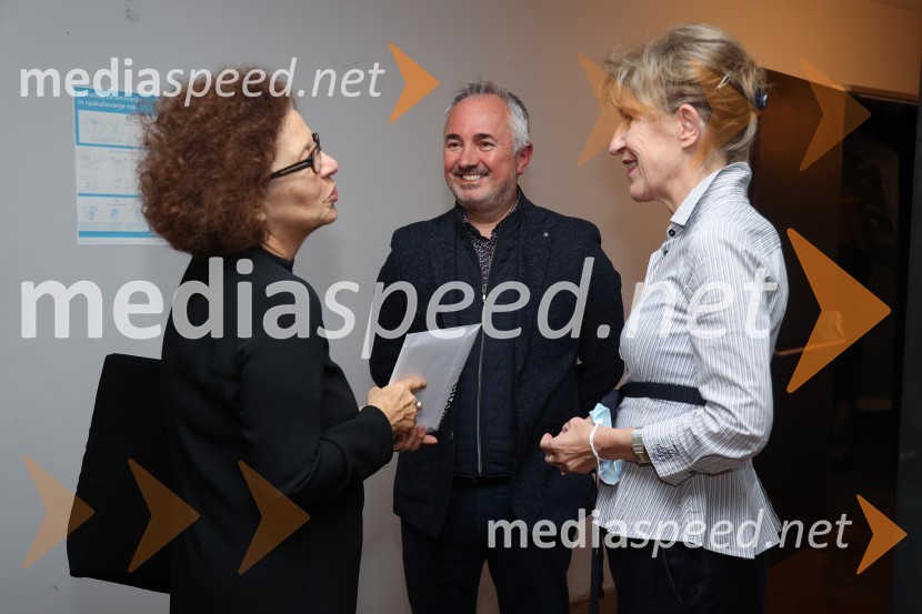  ... ;  ... ;  Vesna Jurca Tadel, ravnateljice SNG Drama LjubljanaOtroci, premiera drame