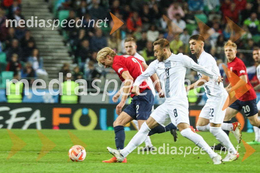  ... ;  ... ;  Adam Gnezda Čerin, nogometaš, NK DomžaleLiga Narodov, Slovenija - Norveška