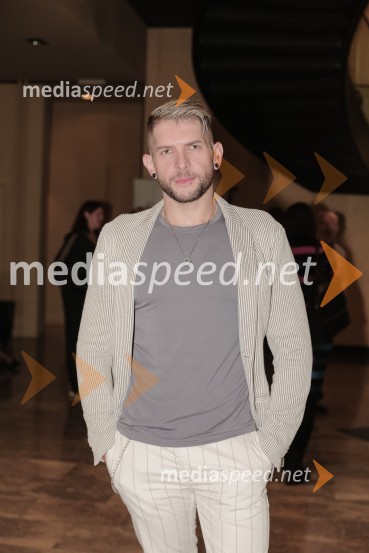  Klemen Bunderla, radijski voditelj, radio AktualIdiot, premiera drame in podelitev Delovih nagrad