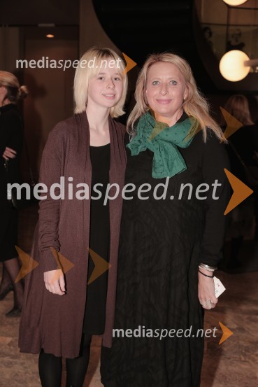  Lola Doma;  Tatjana Doma, dramaturginja SLG CeljeIdiot, premiera drame in podelitev Delovih nagrad