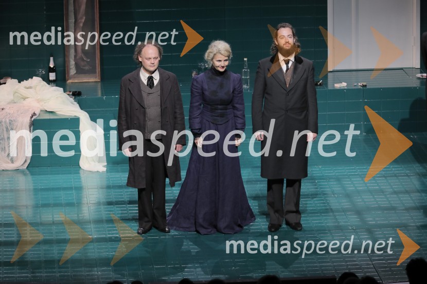  Gašper Jarni, igralec;  Tanja Dimitrievska, igralka;  Gal  Oblak, igralec Idiot, premiera drame in podelitev Delovih nagrad