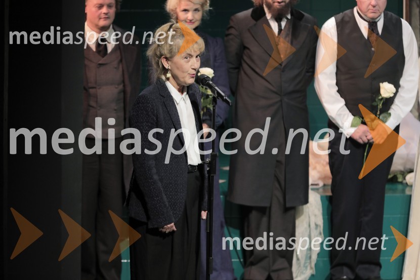  Barbara Hieng Samobor, direktorica in umetniška vodja MGLIdiot, premiera drame in podelitev Delovih nagrad