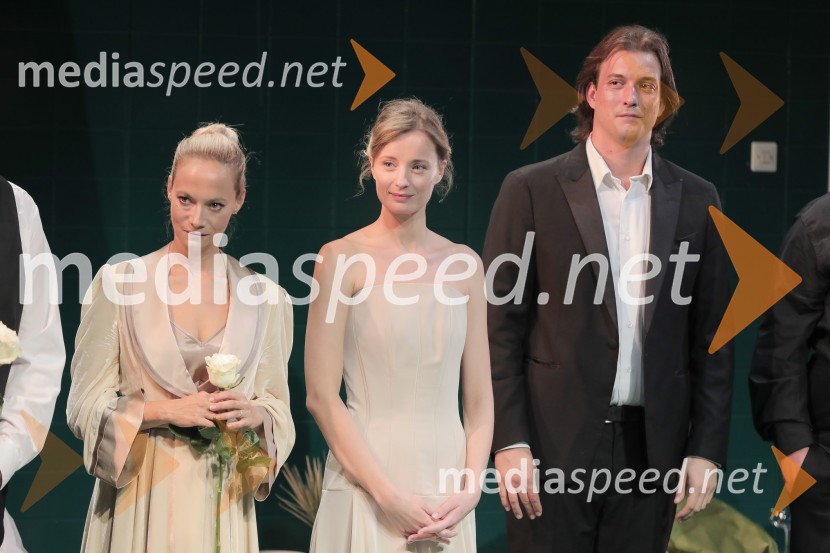  Viktorija Bencik Emeršič, igralka;  Ajda Smrekar, igralka;  Filip Samobor, igralecIdiot, premiera drame in podelitev Delovih nagrad