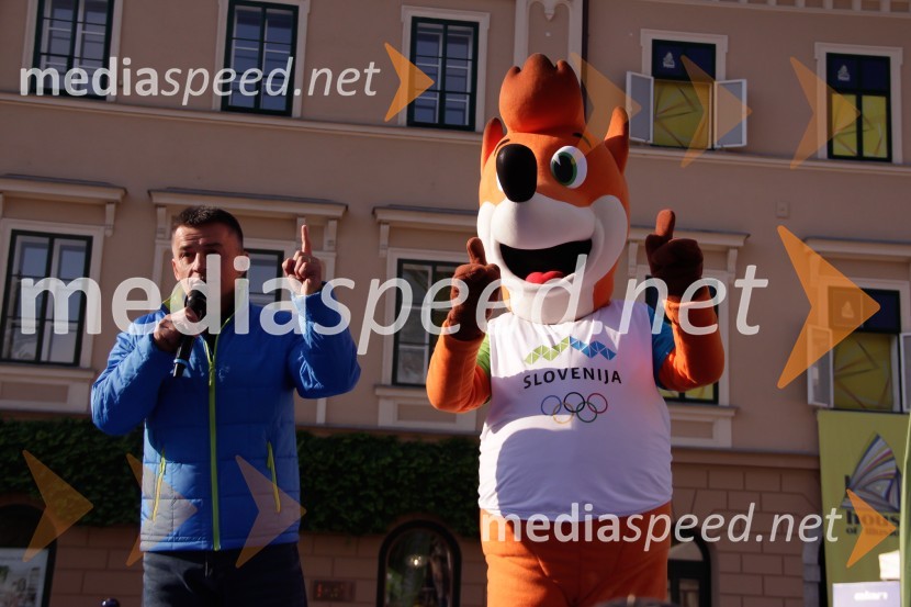  mag. Janez Sodržnik, prvi podpredsednik Fundacije Olimpijskega komiteja-Združenja športnih zvez za podporo športnikom iz socialno šibkih okolij;  ... Dan slovenskega športa na Kongresnem trgu v Ljubljani 2022