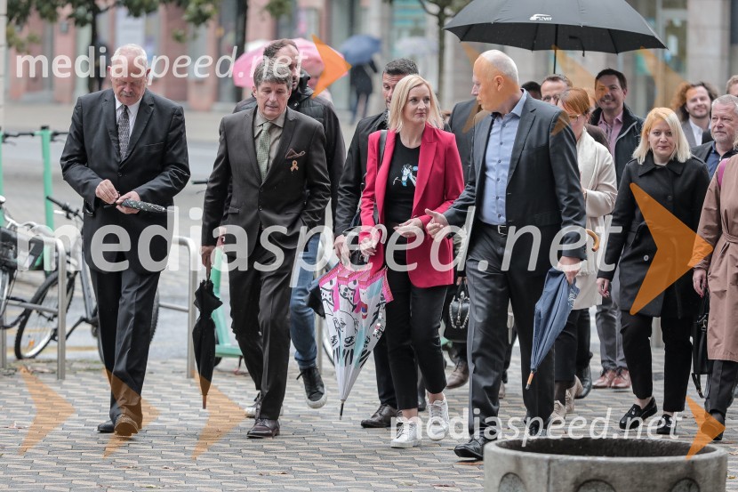  ... ;  ... ;  ... ; dr. Milan Brglez, nekdanji predsednik Državnega zbora Republike Slovenije, kandidat na predsedniških volitvah 2022Milan Brglez, vložitev predsedniške kandidature