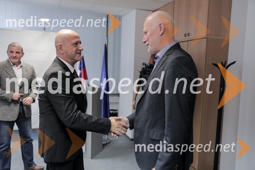  ... ; dr. Milan Brglez, nekdanji predsednik Državnega zbora Republike Slovenije, kandidat na predsedniških volitvah 2022Milan Brglez, vložitev predsedniške kandidature