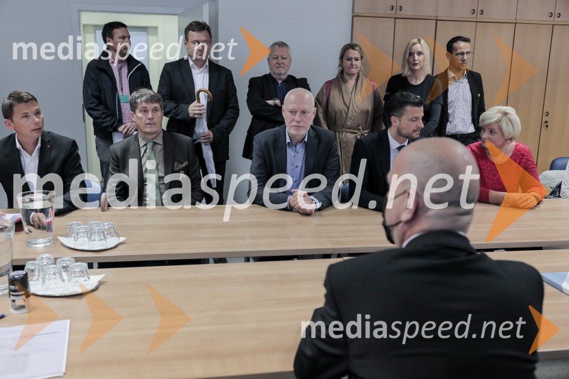  ... ;  ... ; dr. Milan Brglez, nekdanji predsednik Državnega zbora Republike Slovenije, kandidat na predsedniških volitvah 2022;  ... ;  ... ;  ... Milan Brglez, vložitev predsedniške kandidature