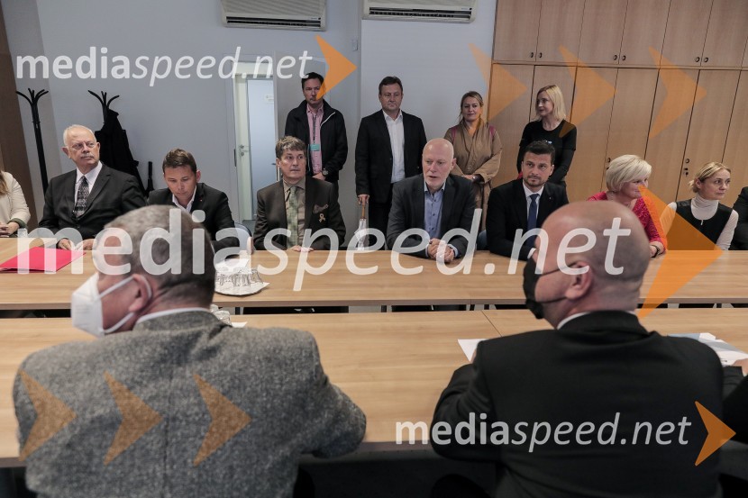  ... ;  ... ;  ... ; dr. Milan Brglez, nekdanji predsednik Državnega zbora Republike Slovenije, kandidat na predsedniških volitvah 2022;  ... ;  ... ;  ... Milan Brglez, vložitev predsedniške kandidature