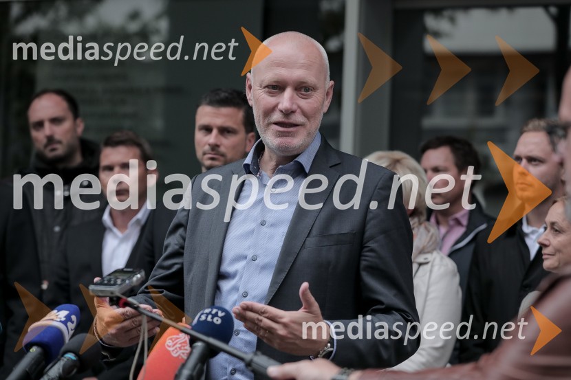 dr. Milan Brglez, nekdanji predsednik Državnega zbora Republike Slovenije, kandidat na predsedniških volitvah 2022Milan Brglez, vložitev predsedniške kandidature