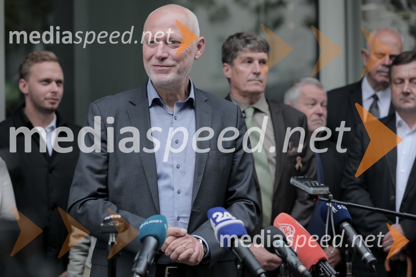 dr. Milan Brglez, nekdanji predsednik Državnega zbora Republike Slovenije, kandidat na predsedniških volitvah 2022Milan Brglez, vložitev predsedniške kandidature