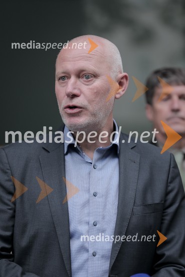 dr. Milan Brglez, nekdanji predsednik Državnega zbora Republike Slovenije, kandidat na predsedniških volitvah 2022Milan Brglez, vložitev predsedniške kandidature