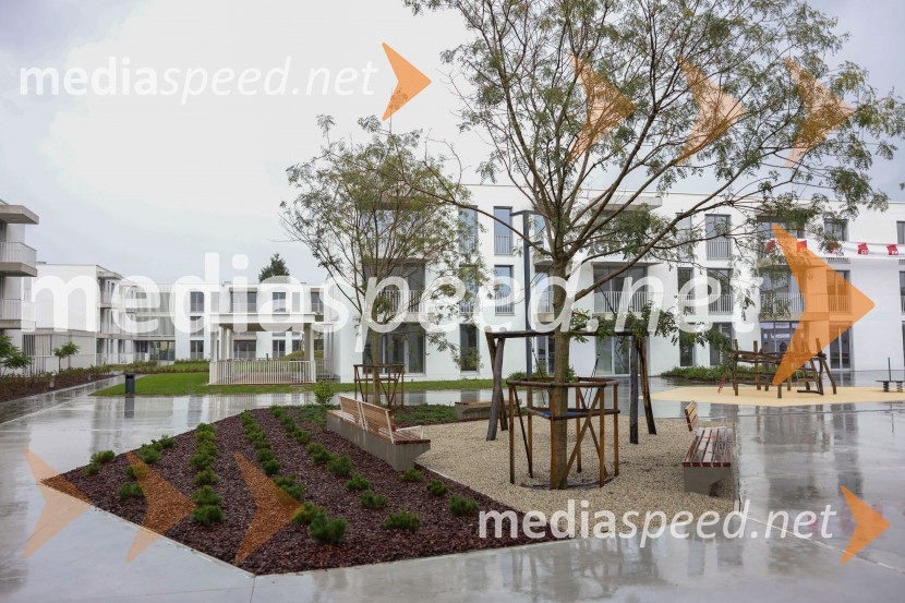 Pod Pekrsko gorco, otvoritev soseske SSRS