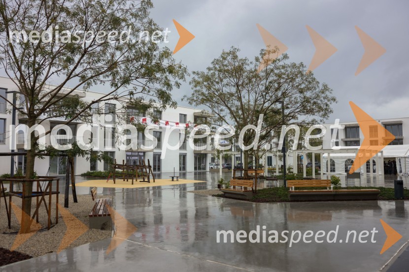 Pod Pekrsko gorco, otvoritev soseske SSRS