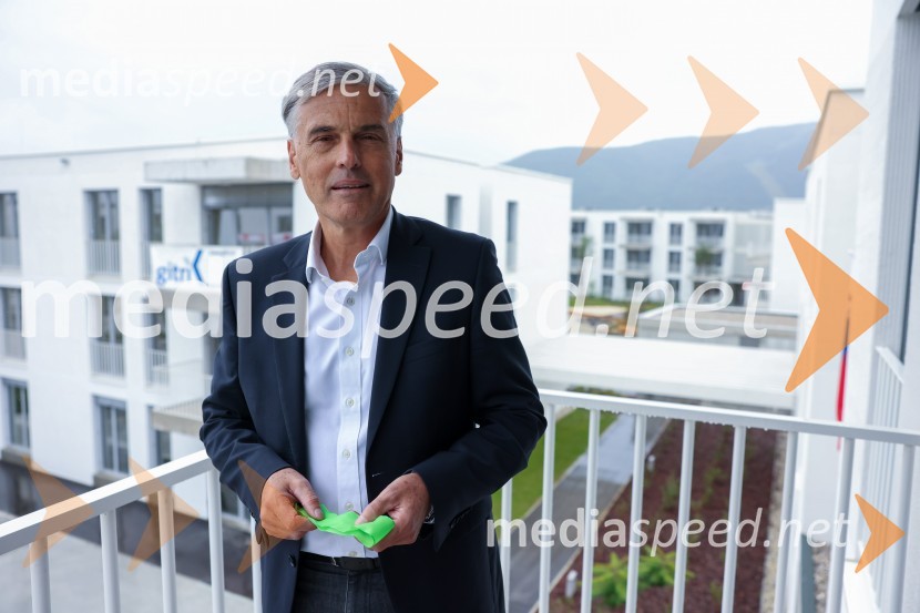 mag. Črtomir Remec, direktor Stanovanjskega sklada RSPod Pekrsko gorco, otvoritev soseske SSRS