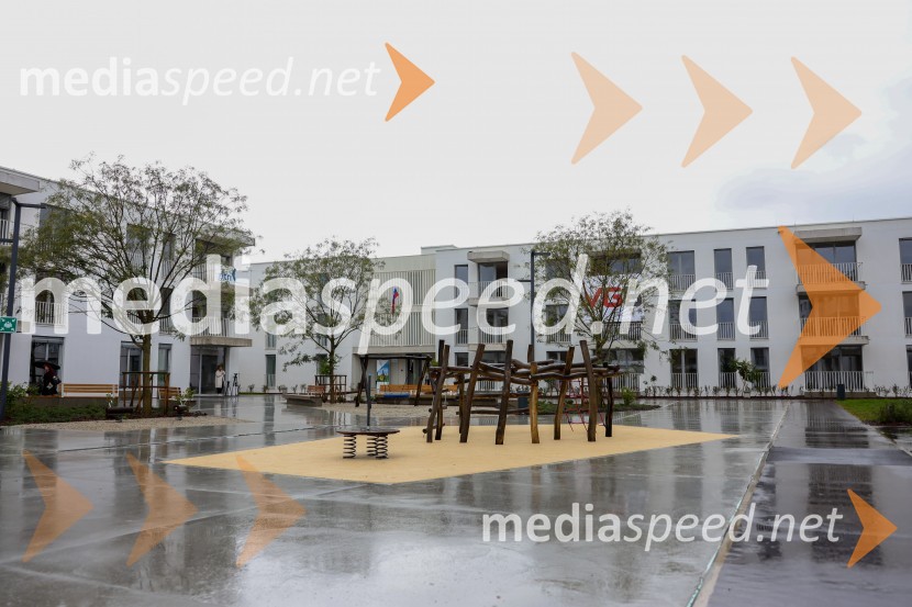 Pod Pekrsko gorco, otvoritev soseske SSRS