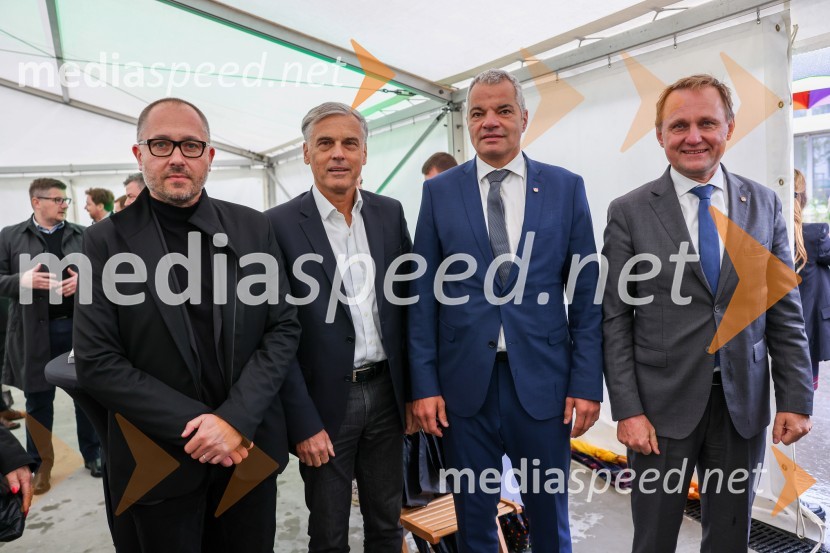  Gregor Reichenberg,  podžupan MOM za področje arhitekture in prostora; mag. Črtomir Remec, direktor Stanovanjskega sklada RS;  Aleksander Saša Arsenovič, župan, Mestna občina Maribor; dr. Samo Peter Medved,  podžupan, Mestna občina Maribor Pod Pekrsko gorco, otvoritev soseske SSRS