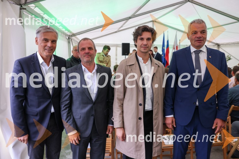 mag. Črtomir Remec, direktor Stanovanjskega sklada RS;  Uroš Brežan, minister za okolje in prostor;  Luka Mesec, podpredsednik vlade in minister za delo, družino, socialne zadeve in enake možnosti;  Aleksander Saša Arsenovič, župan, Mestna občina MariborPod Pekrsko gorco, otvoritev soseske SSRS