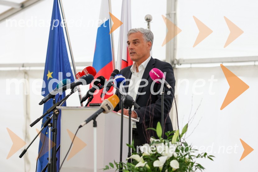 mag. Črtomir Remec, direktor Stanovanjskega sklada RSPod Pekrsko gorco, otvoritev soseske SSRS