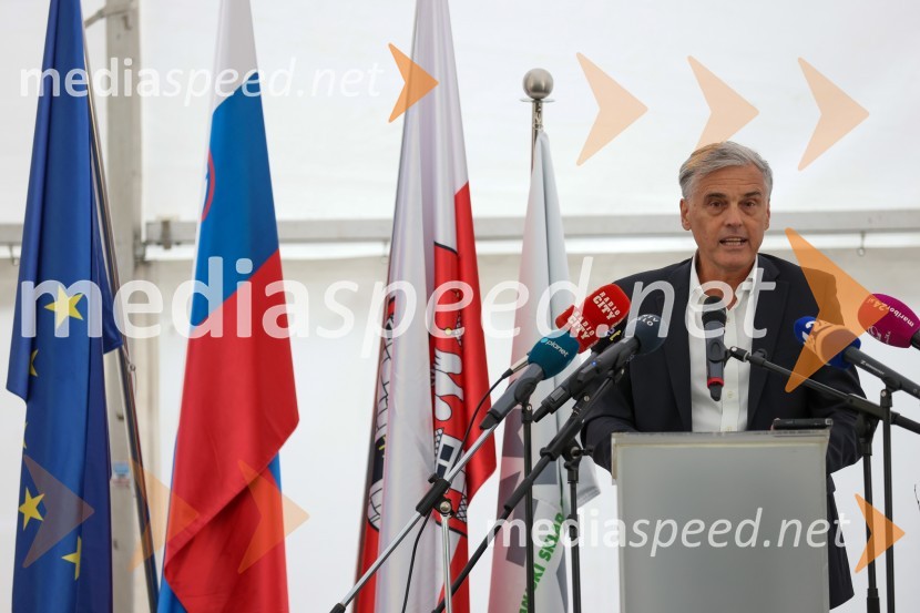 mag. Črtomir Remec, direktor Stanovanjskega sklada RSPod Pekrsko gorco, otvoritev soseske SSRS