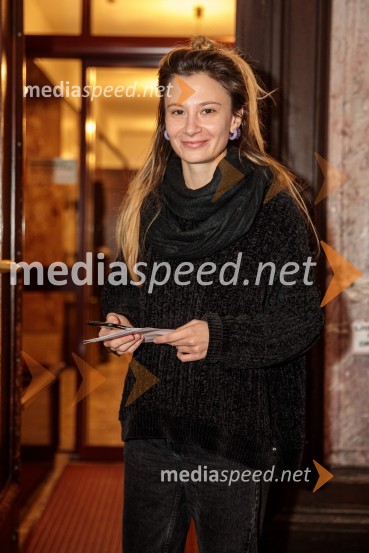  Nina Rajić Kranjac, režiserkaZaprta študija. »New Constructive Ethics«, premiera v Prešernovem gledališču Kranj