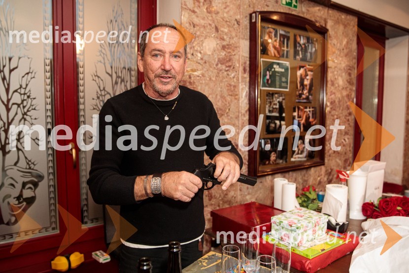  Ciril Roblek, inspicient PGKZaprta študija. »New Constructive Ethics«, premiera v Prešernovem gledališču Kranj