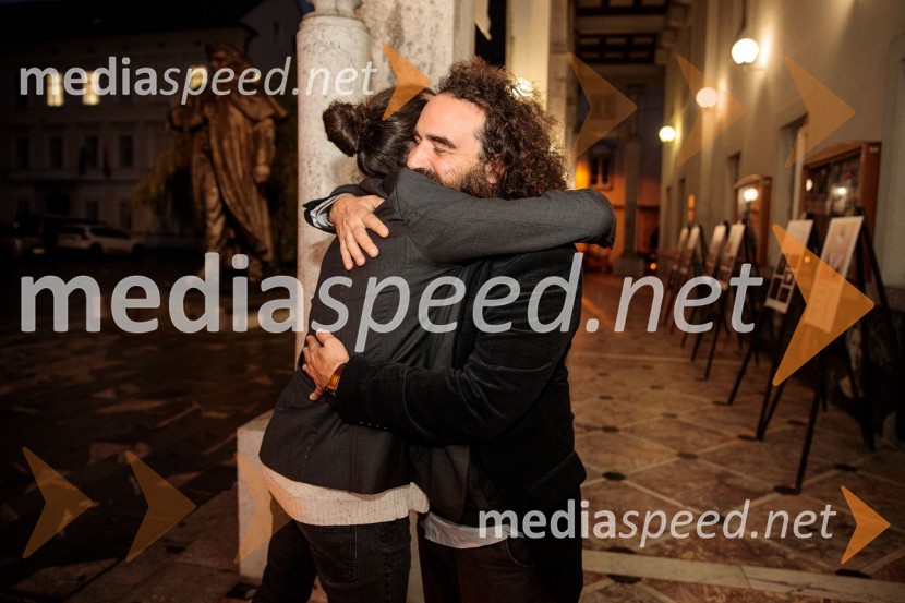  Blaž Šef, igralec;   Jure Novak, režiser, direktor, Prešernovo gledališče KranjZaprta študija. »New Constructive Ethics«, premiera v Prešernovem gledališču Kranj